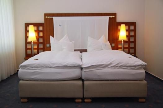 Hotel Blauer Fasan Wiesmoor Quarto foto